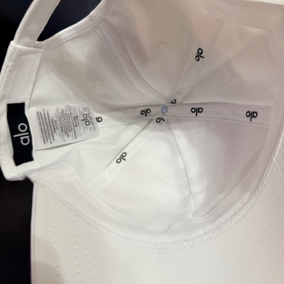 NEW ALO YOGA WHITE ADJUSTABLE UNISEX HAT BASEBALL CAP - Picture 3 of 3